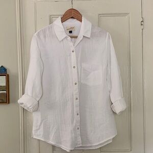 Universal Thread size medium white gauze women’s button front long sleeve blouse